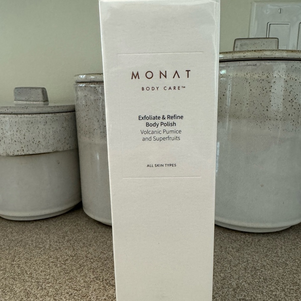 Monat Exfoliate and Refine Body Polish